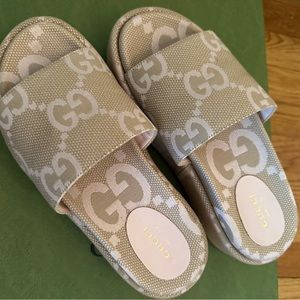 Gucci jumbo GG platform slide sandal